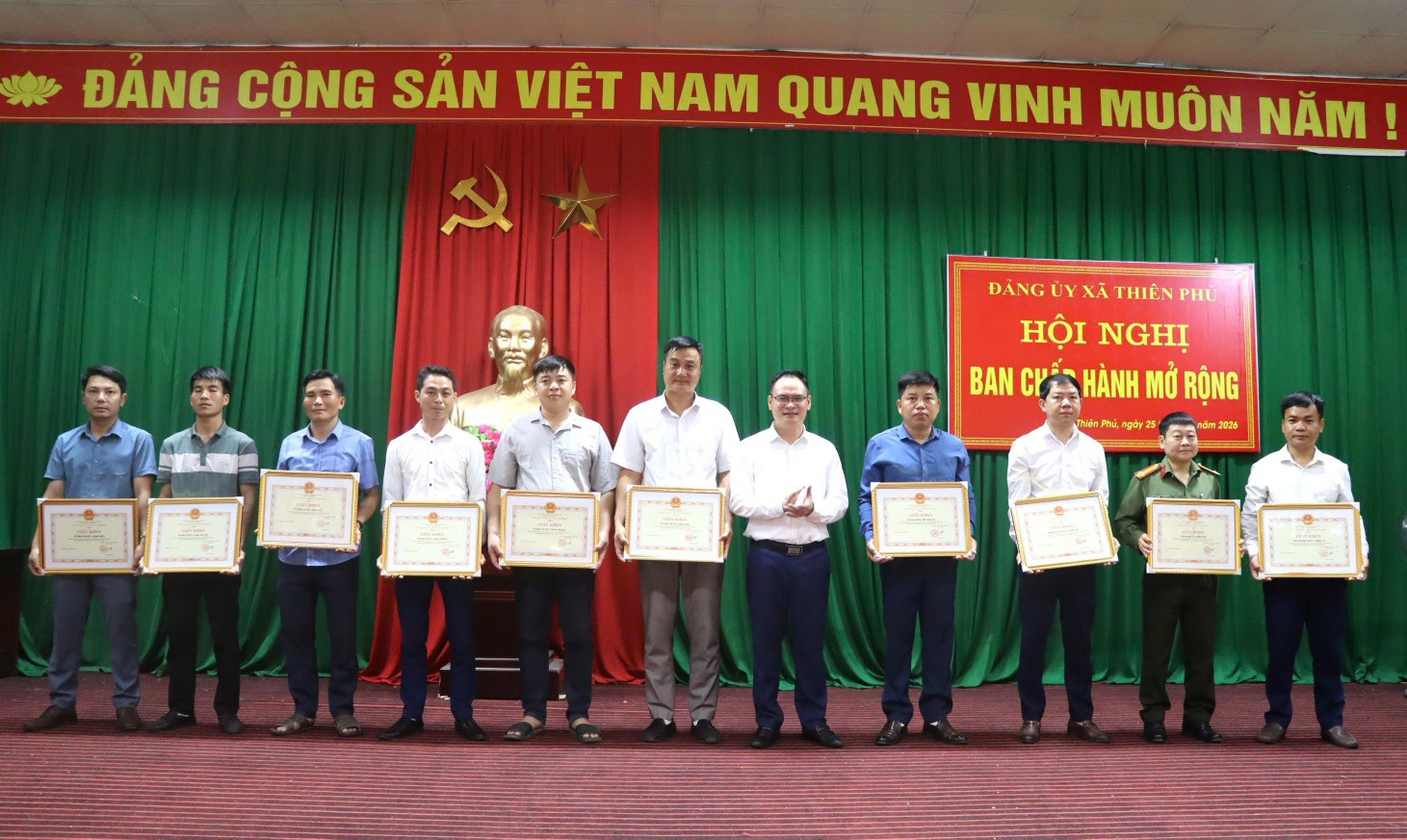 Anh-tin-bai